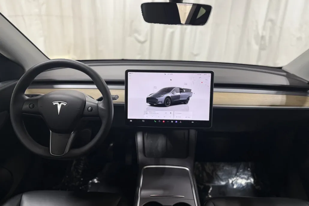 2022 Tesla Model Y Long Range photo 1