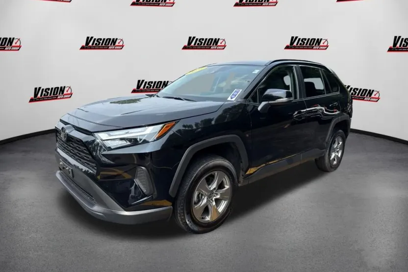 2025 Toyota RAV4 XLE photo 1