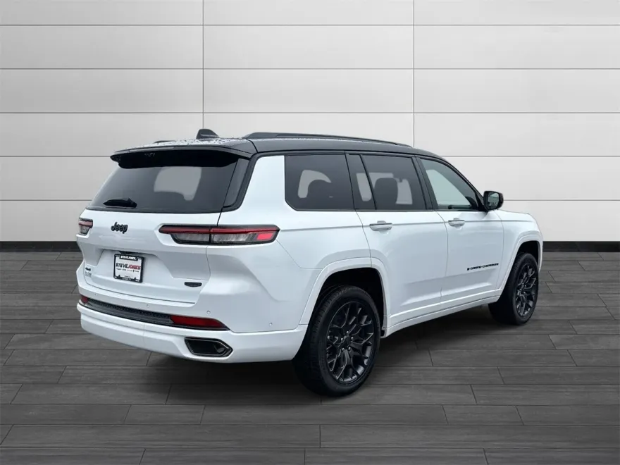 2025 Jeep Grand Cherokee L Summit photo 4