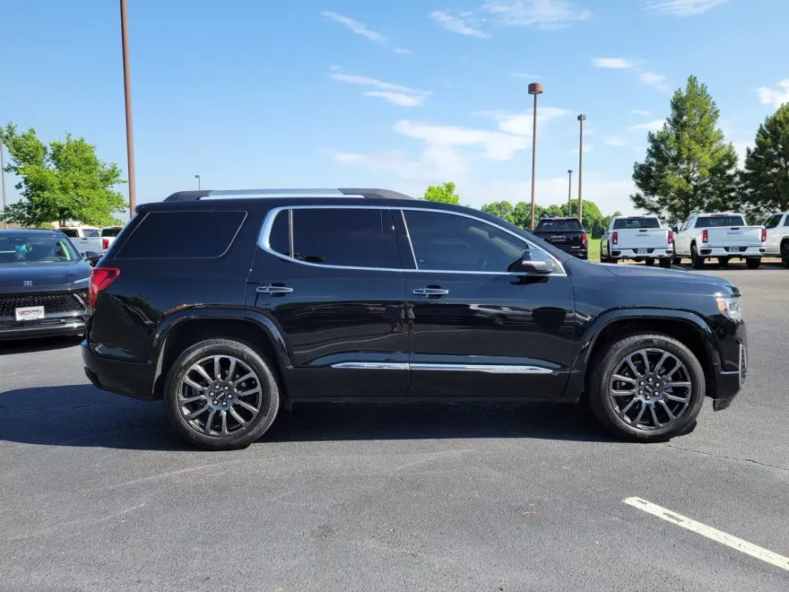 2023 Gmc Acadia Denali photo 1