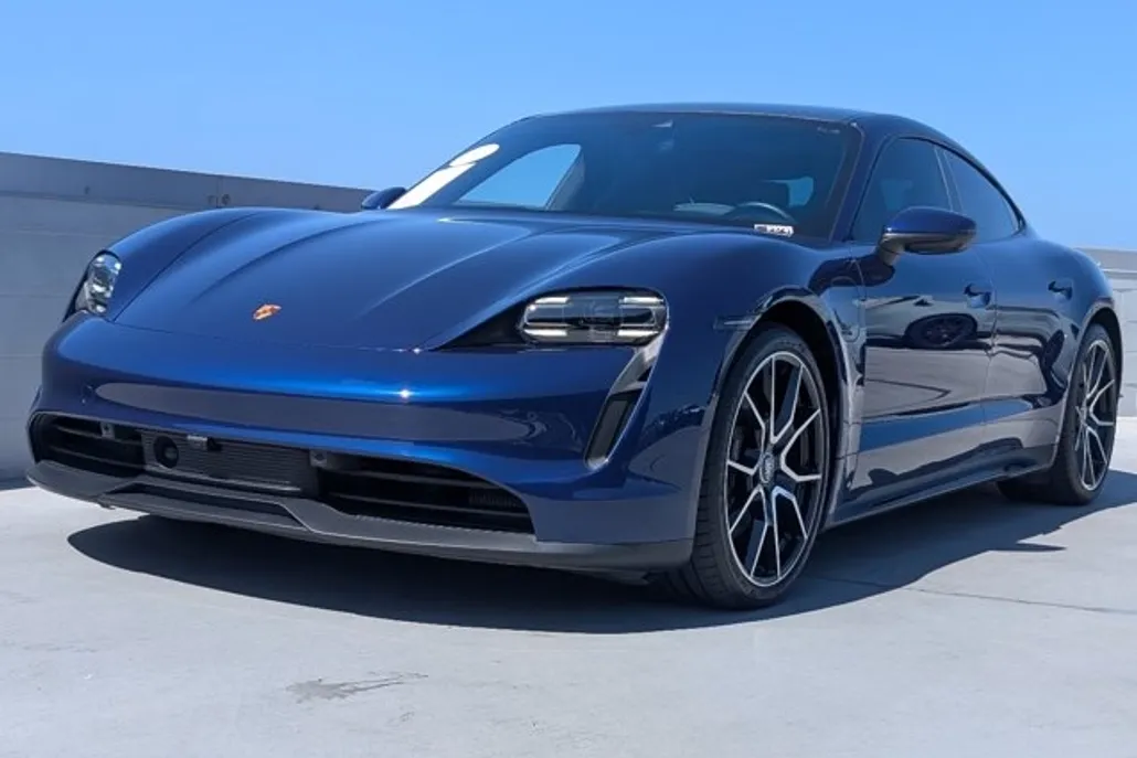 2023 Porsche Taycan photo 1