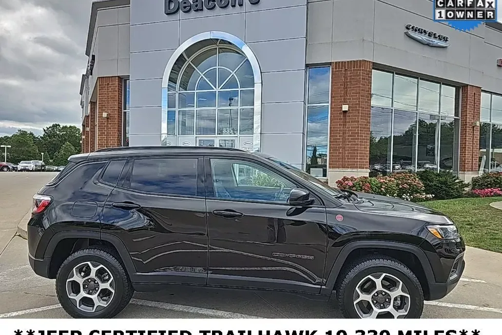 2022 Jeep Compass Trailhawk photo 1