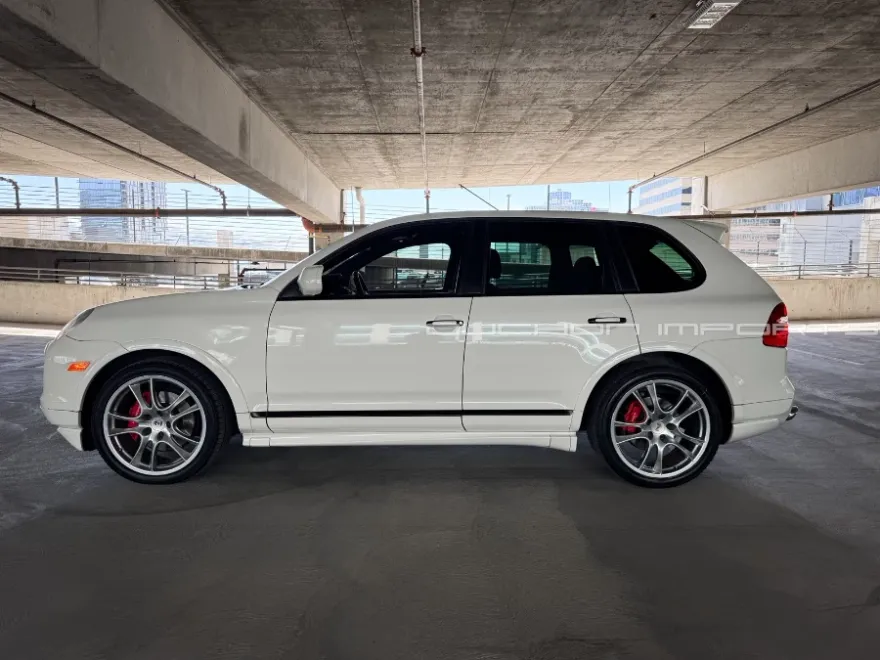 2009 Porsche Cayenne GTS photo 11