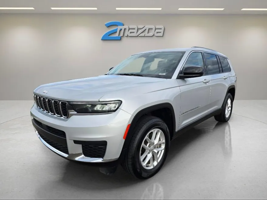 2023 Jeep Grand Cherokee Laredo photo 1