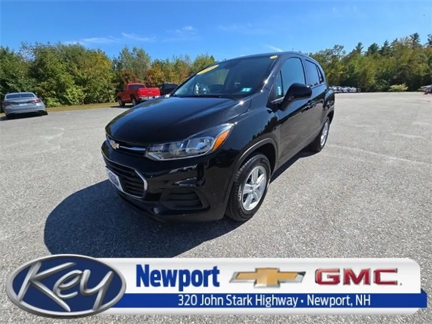2022 Chevrolet Trax LS photo 1