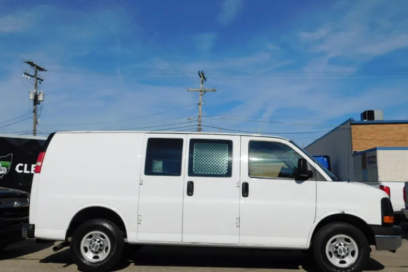 2014 Chevrolet Express 2500 Cargo photo 1