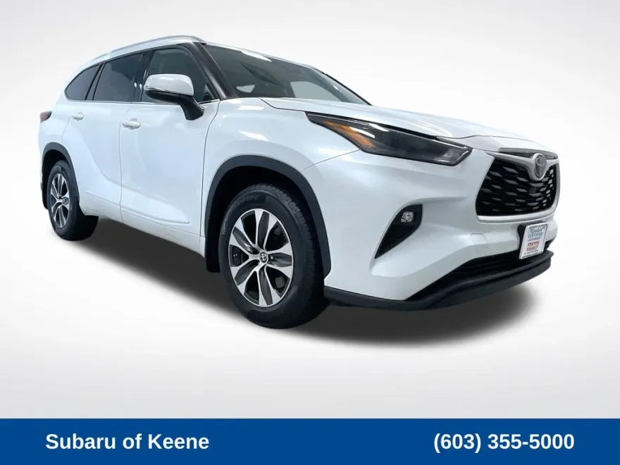 2022 Toyota Highlander XLE photo 1