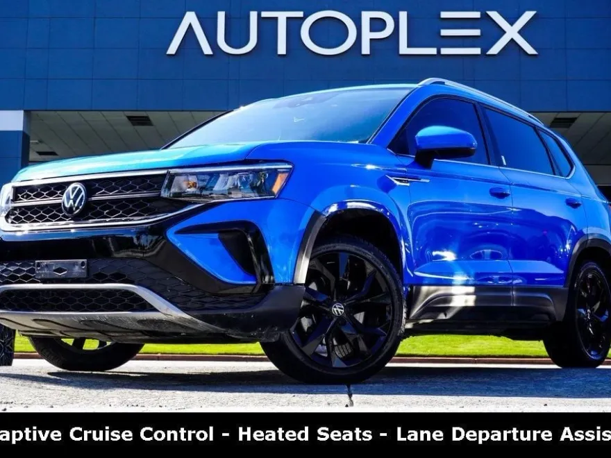 2023 Volkswagen Taos SE photo 1