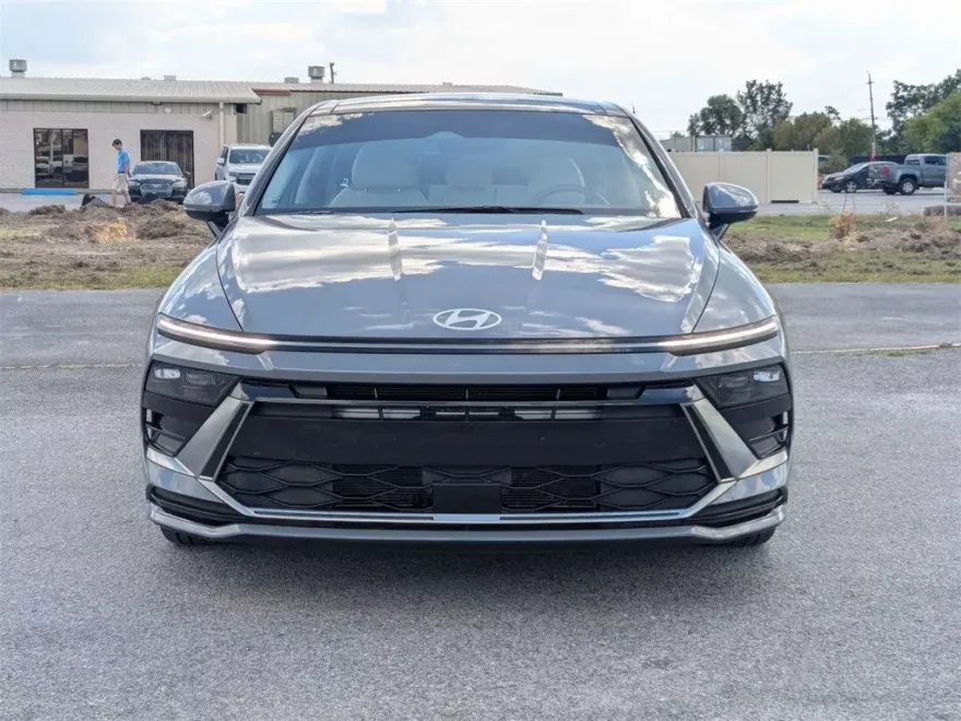2024 Hyundai Sonata SEL photo 1