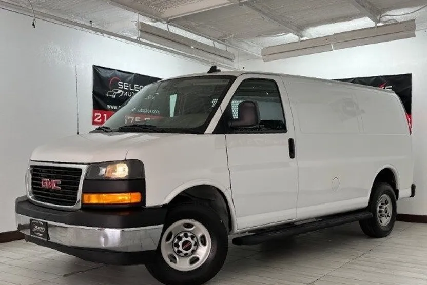 2022 Gmc Savana 2500 photo 1