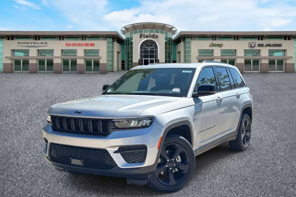 2025 Jeep Grand Cherokee Altitude photo 1