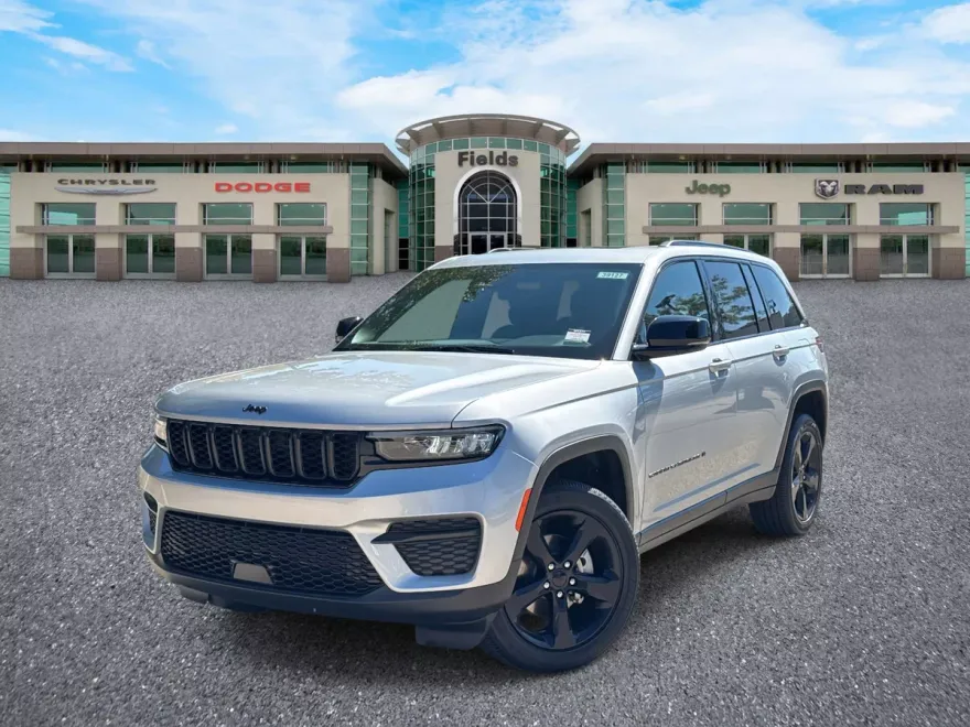 2025 Jeep Grand Cherokee Altitude photo 1