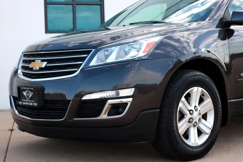 2013 Chevrolet Traverse 1LT photo 1
