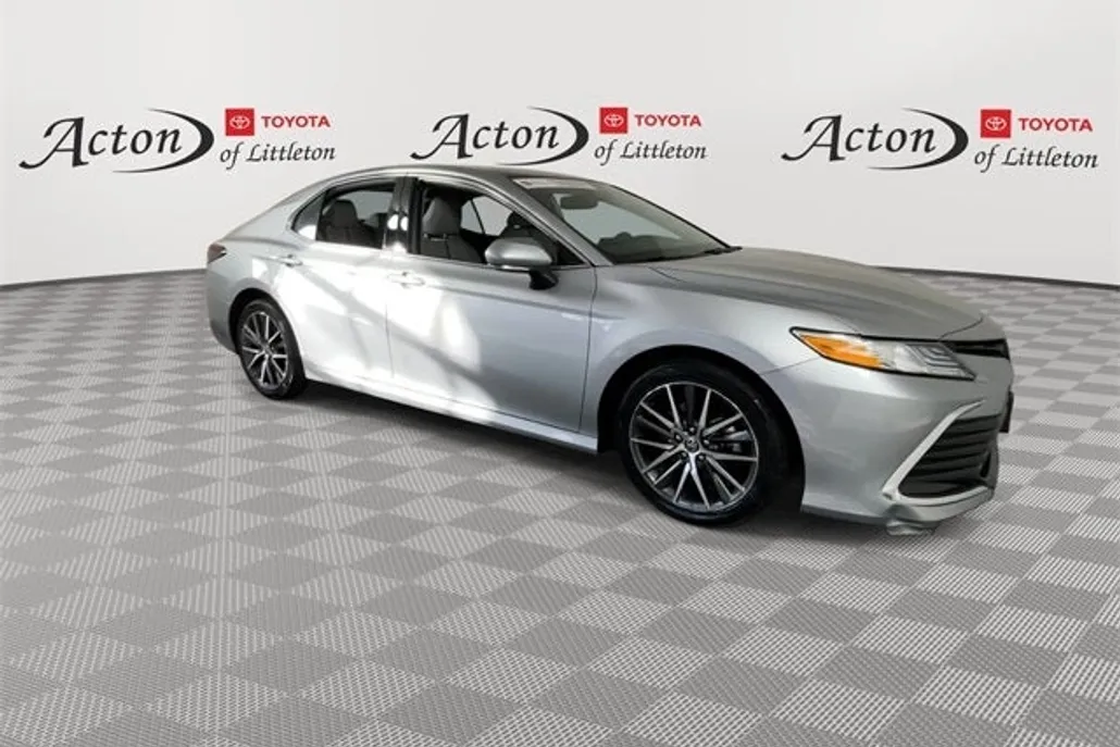 2023 Toyota Camry XLE photo 1