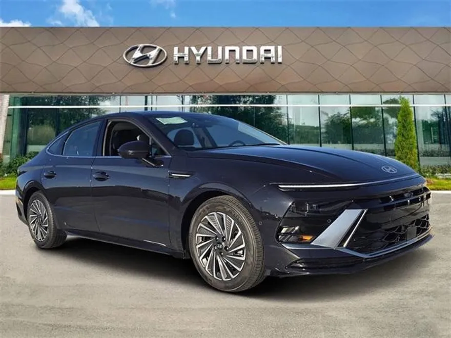 2025 Hyundai Sonata Hybrid Limited photo 1