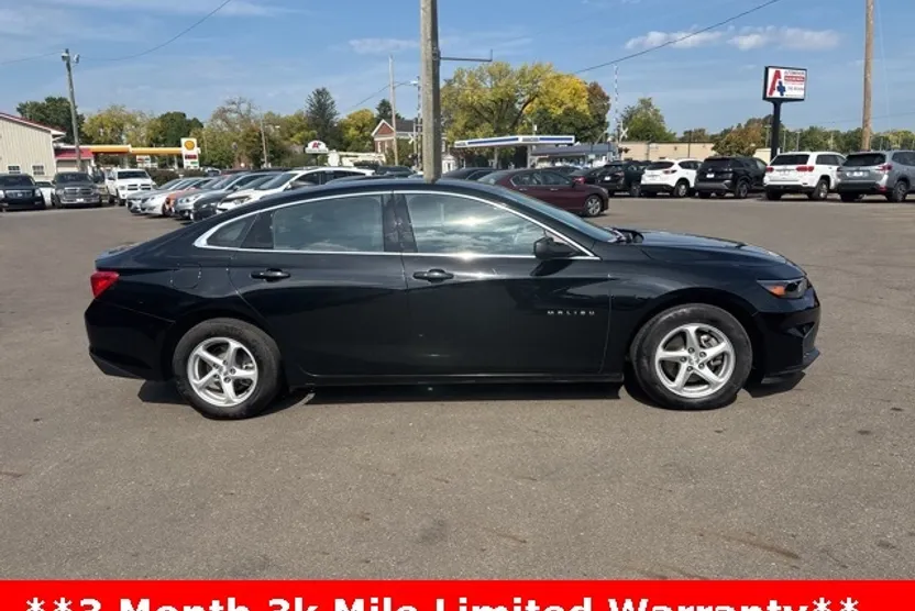 2018 Chevrolet Malibu photo 1