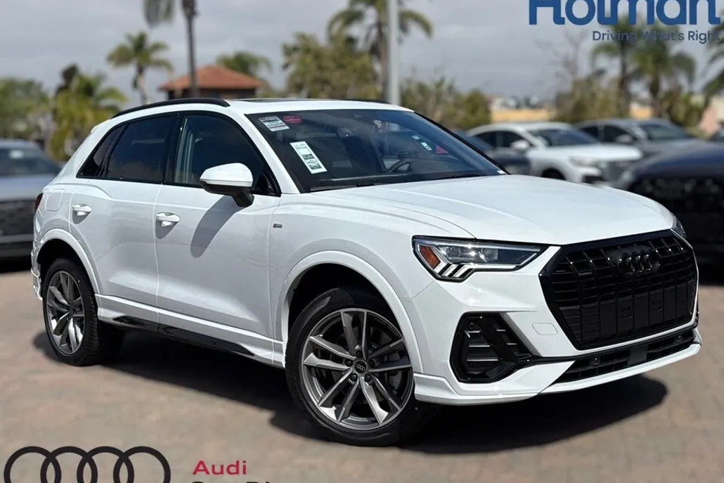 2025 Audi Q3 45 TFSI S line Premium photo 1