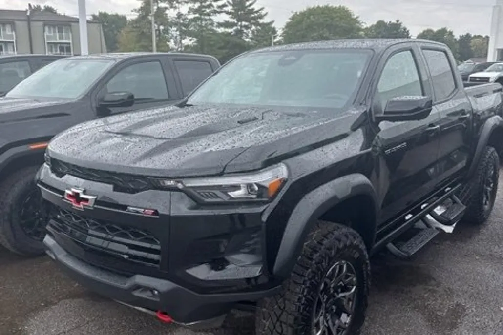 2026 Chevrolet Colorado ZR2 photo 1