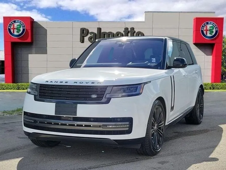 2023 Land Rover Range Rover SE photo 1