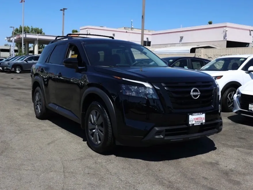 2025 Nissan Pathfinder SV photo 1