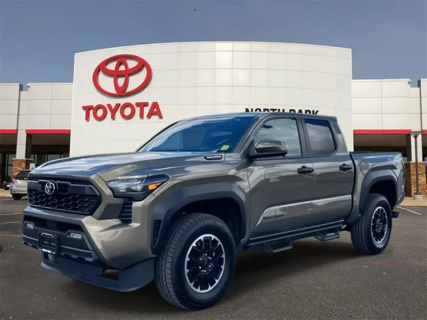 2025 Toyota Tacoma TRD photo 1