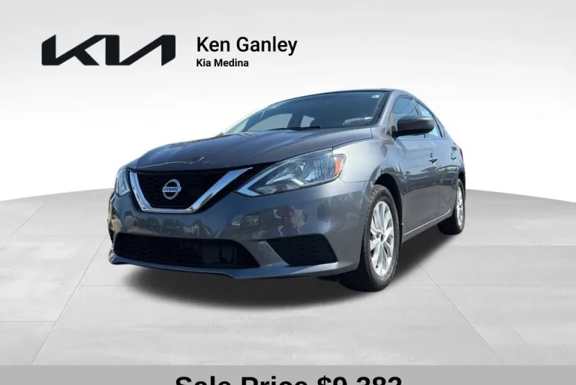 2018 Nissan Sentra SV photo 1