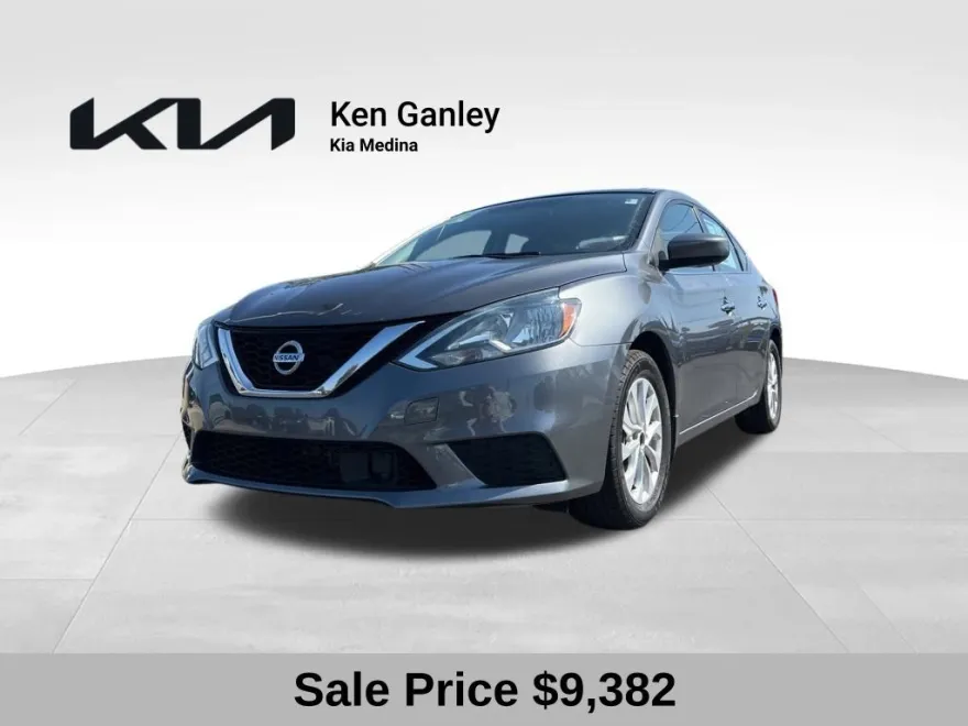2018 Nissan Sentra SV photo 1