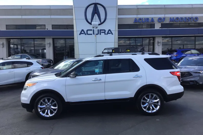 2014 Ford Explorer XLT photo 1