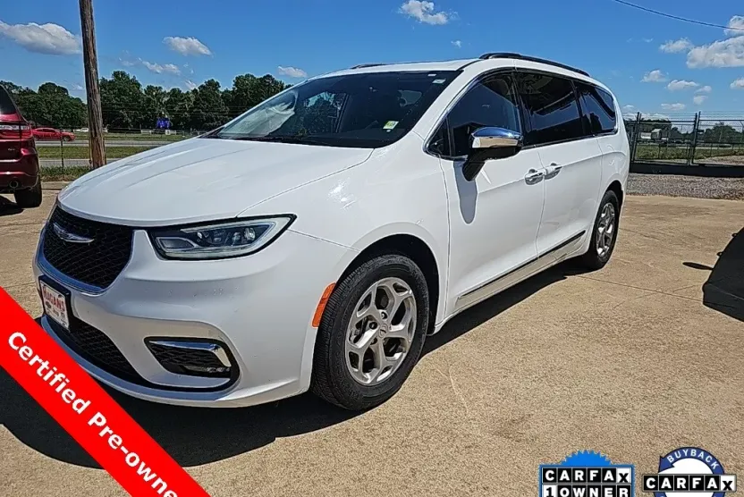 2023 Chrysler Pacifica Limited photo 1