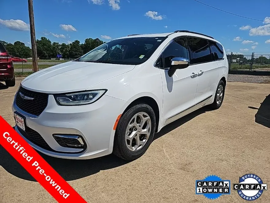 2023 Chrysler Pacifica Limited photo 1