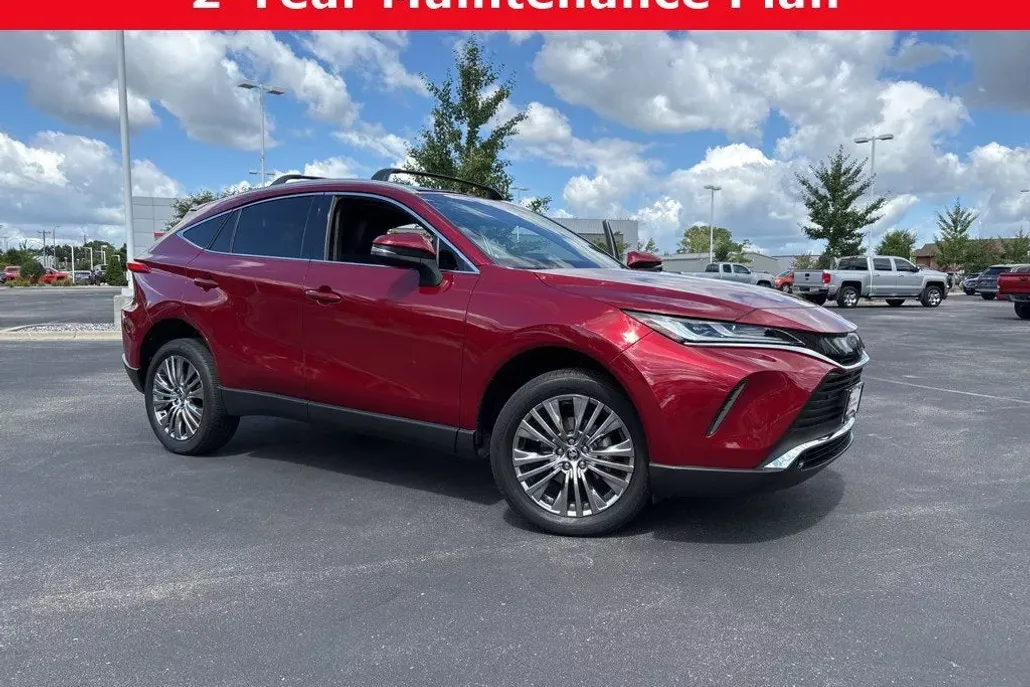 2024 Toyota Venza XLE photo 1