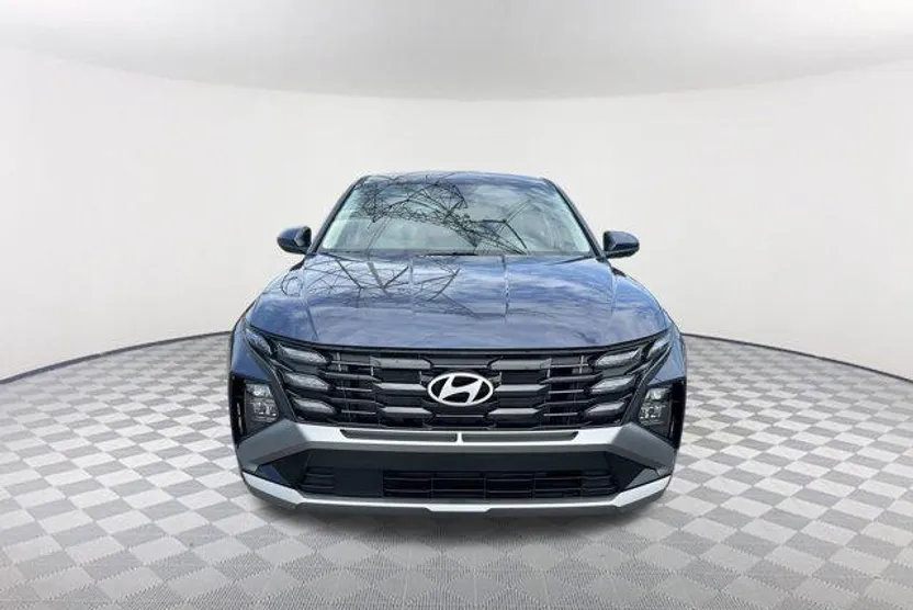 2025 Hyundai Tucson SE photo 1