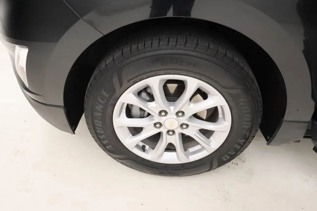 2019 Chevrolet Equinox LT photo 1