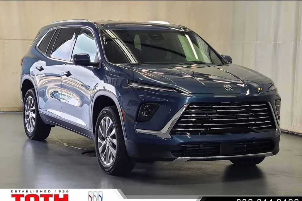 2026 Buick Enclave Preferred photo 1
