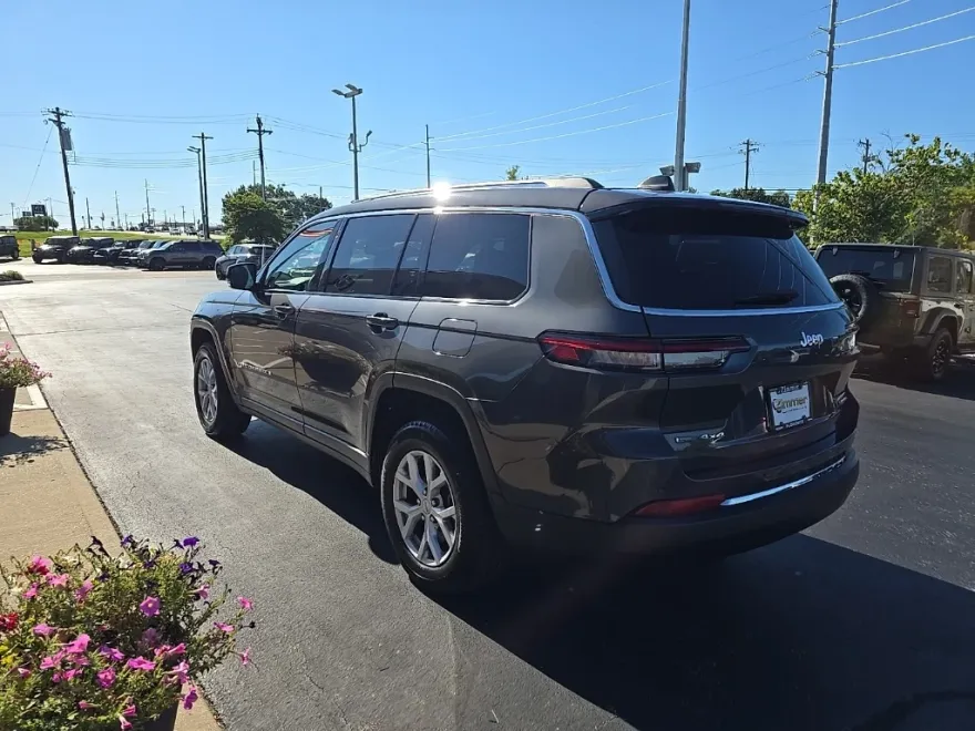 2022 Jeep Grand Cherokee Limited photo 1