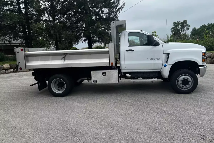 2023 Chevrolet Silverado 5500HD Work Truck photo 1