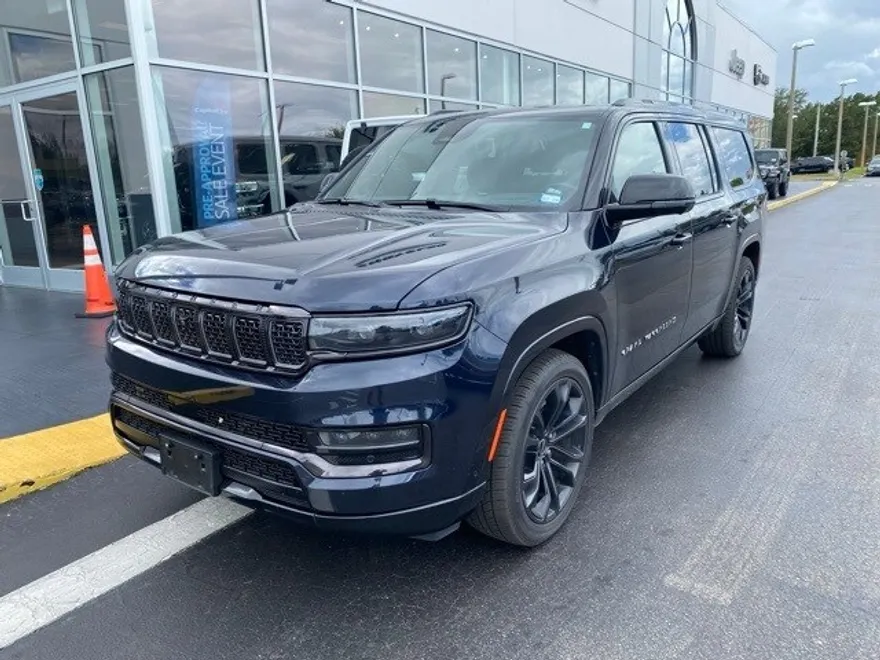 2024 Jeep Grand Wagoneer L II photo 1