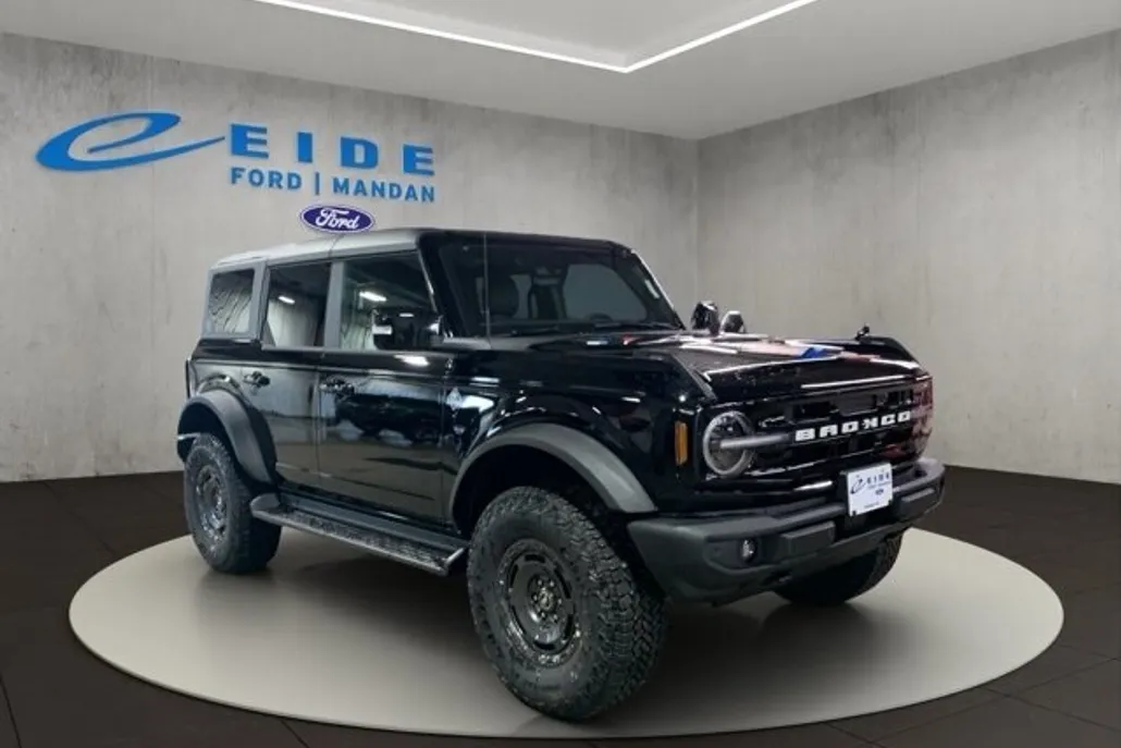 2025 Ford Bronco Outer Banks photo 1