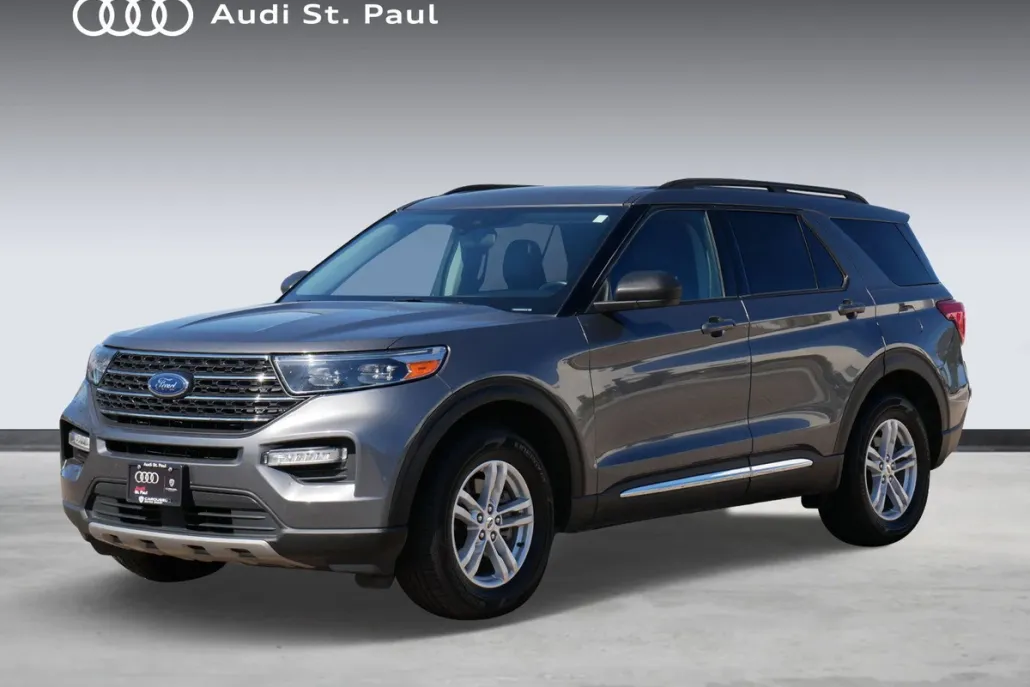 2022 Ford Explorer XLT photo 1