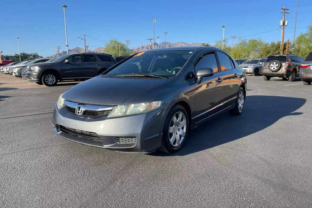 2010 Honda Civic LX photo 1