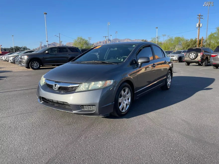2010 Honda Civic LX photo 1