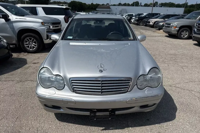 2002 Mercedes Benz C 240 photo 1