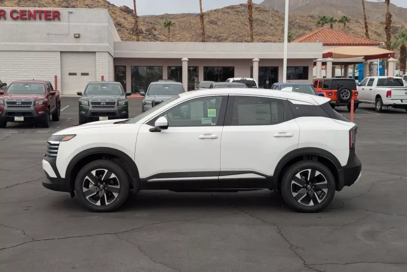 2025 Nissan Kicks SV photo 1