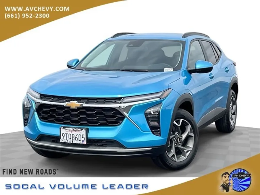 2025 Chevrolet Trax LT photo 1