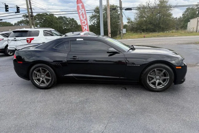 2015 Chevrolet Camaro Coupe photo 1