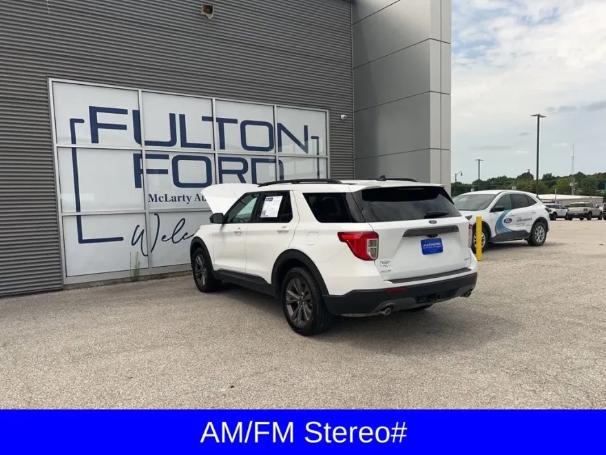 2021 Ford Explorer XLT photo 1