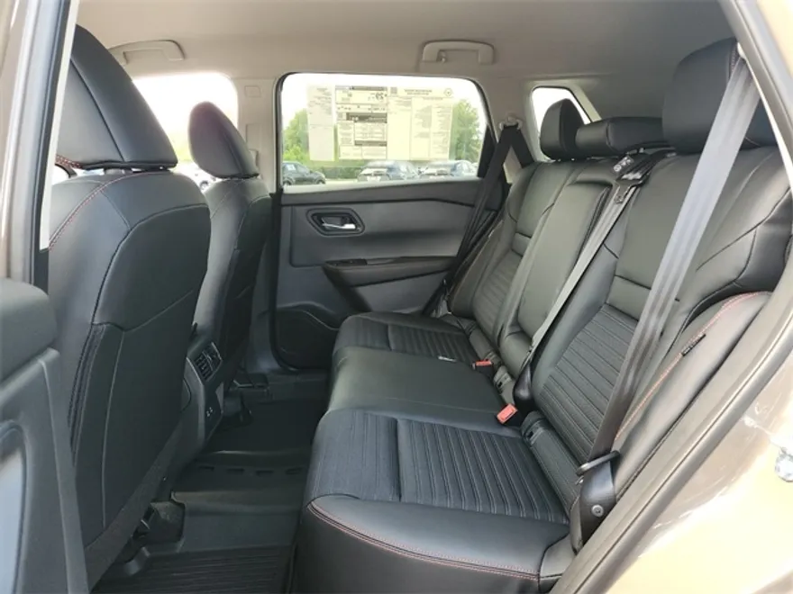 2026 Nissan Rogue SV photo 1