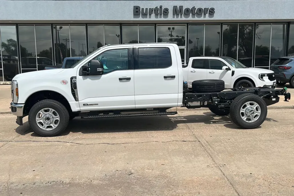 2026 Ford F-350 XLT photo 1