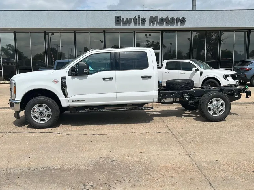 2026 Ford F-350 XLT photo 1