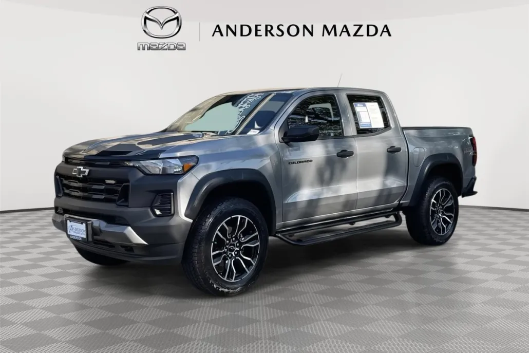 2024 Chevrolet Colorado Trail Boss photo 1